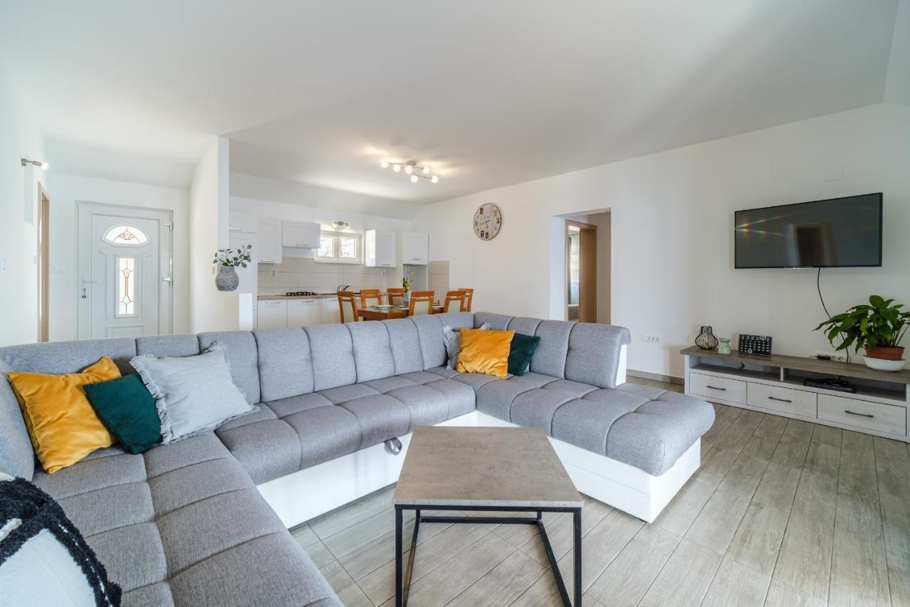 Rooms Plaza Divuje Мурвица Экстерьер фото